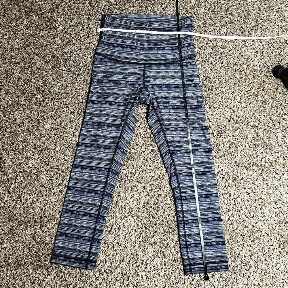 Lululemon Wunder Under Crop blue stripe legging sz 4